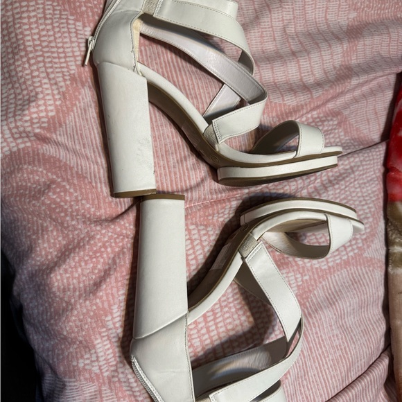 Heels - Picture 3 of 4